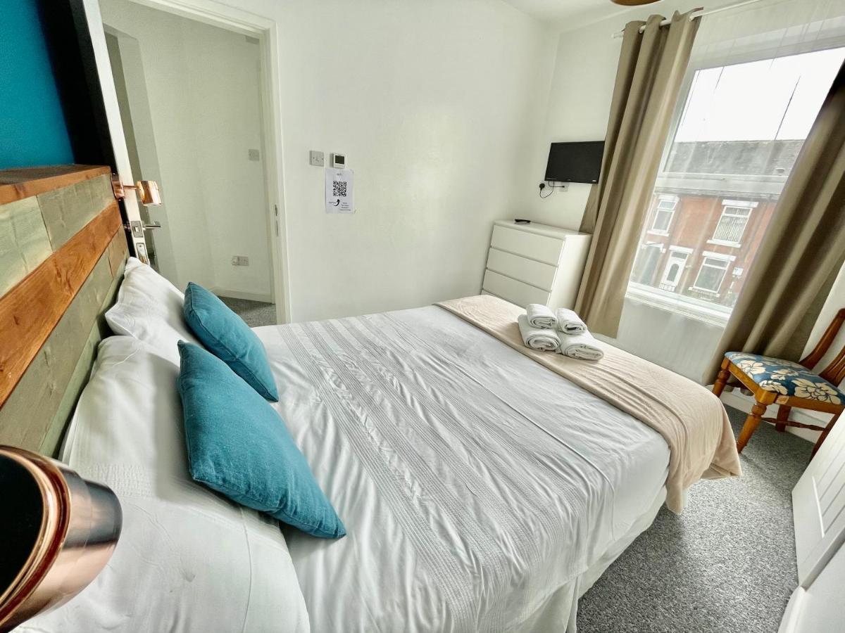 The Corner House - Modern Chesterfield Town Centre Apartments Exterior photo